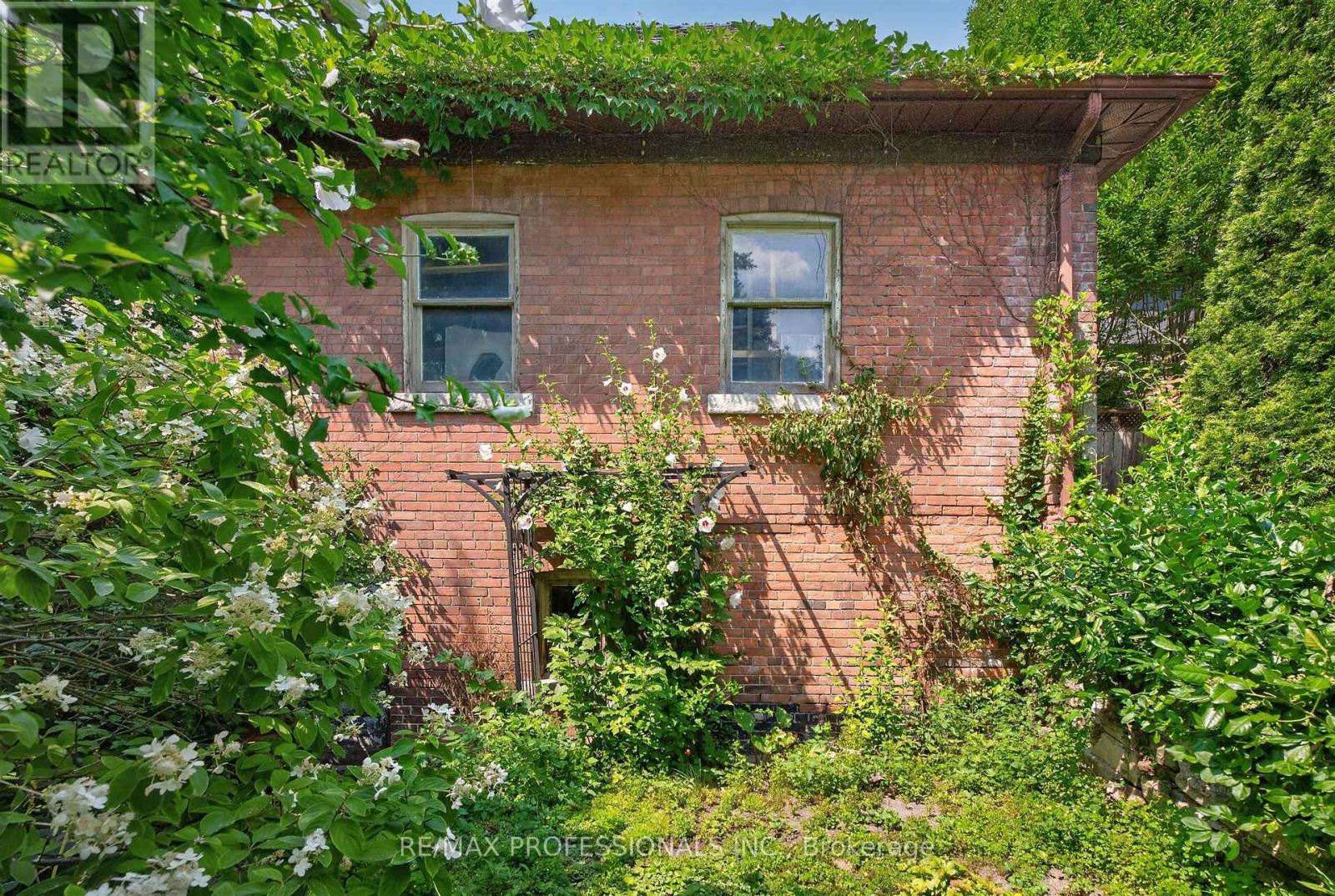 284 Indian Road, Toronto, Ontario  M6R 2X2 - Photo 43 - W13694808