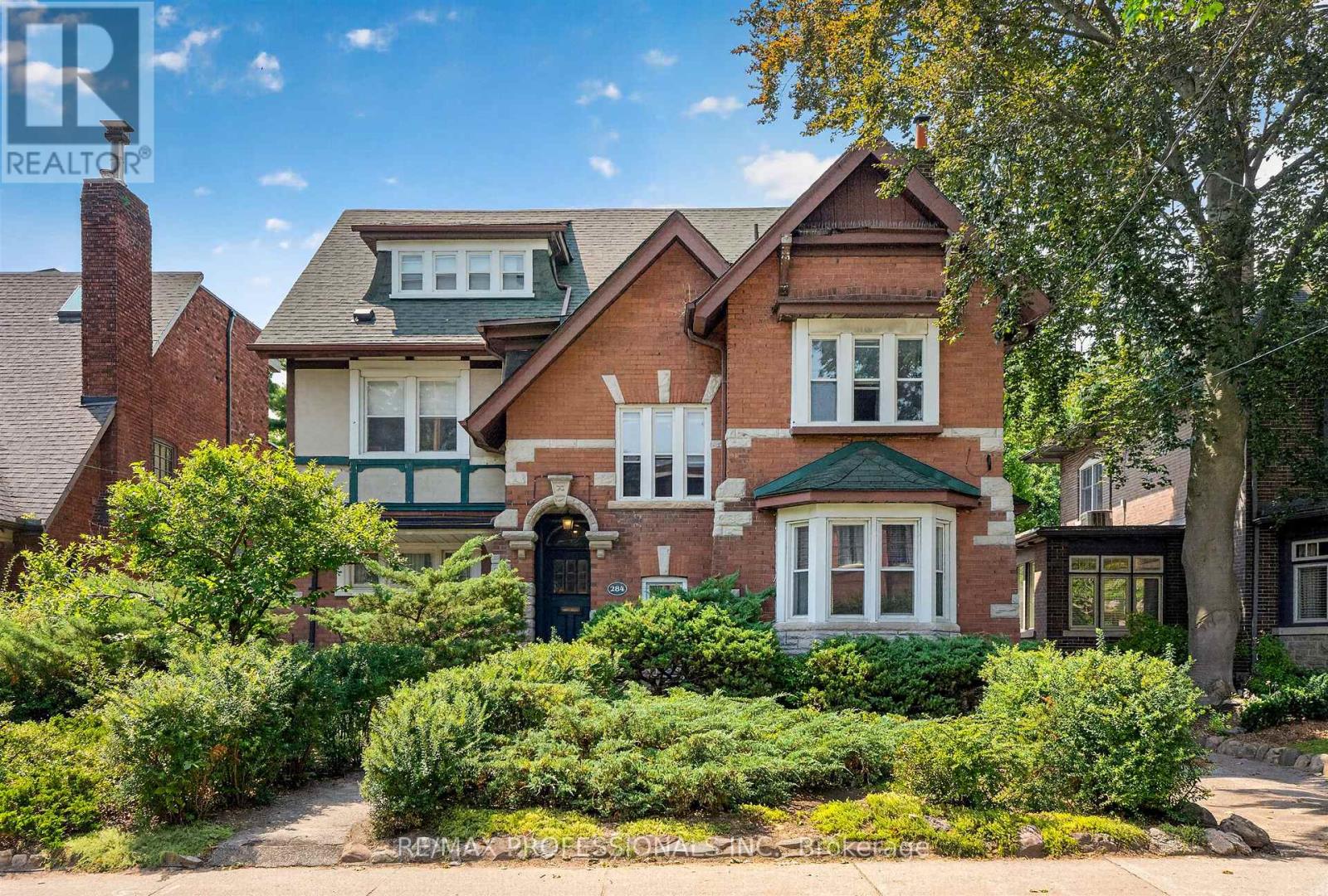 284 Indian Road, Toronto, Ontario  M6R 2X2 - Photo 5 - W13694808