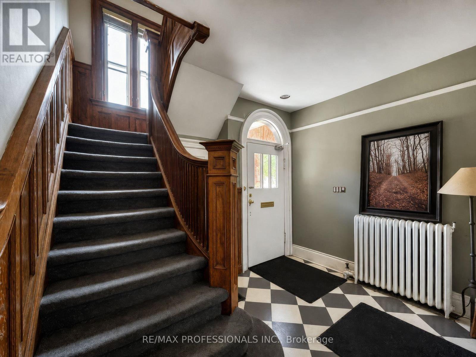 284 Indian Road, Toronto, Ontario  M6R 2X2 - Photo 6 - W13694808