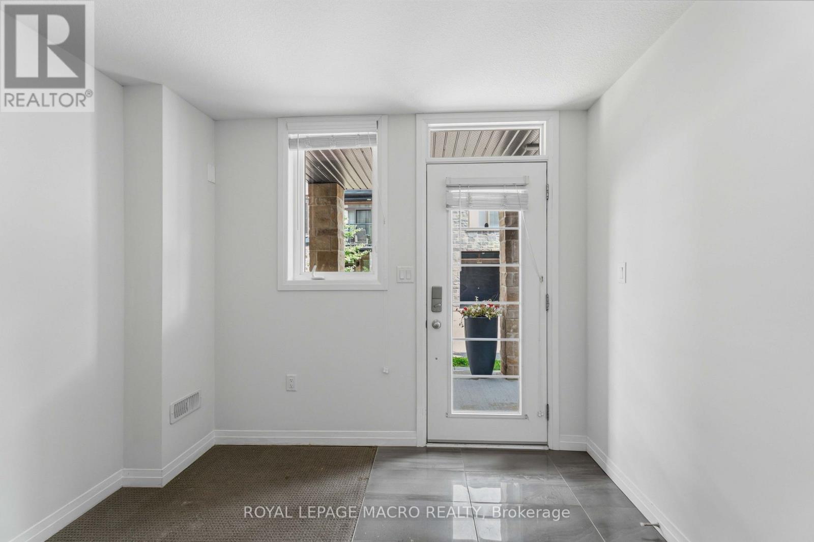 98 - 30 Times Square Boulevard, Hamilton, Ontario L8J 0M1 - Photo 3 - X13693826