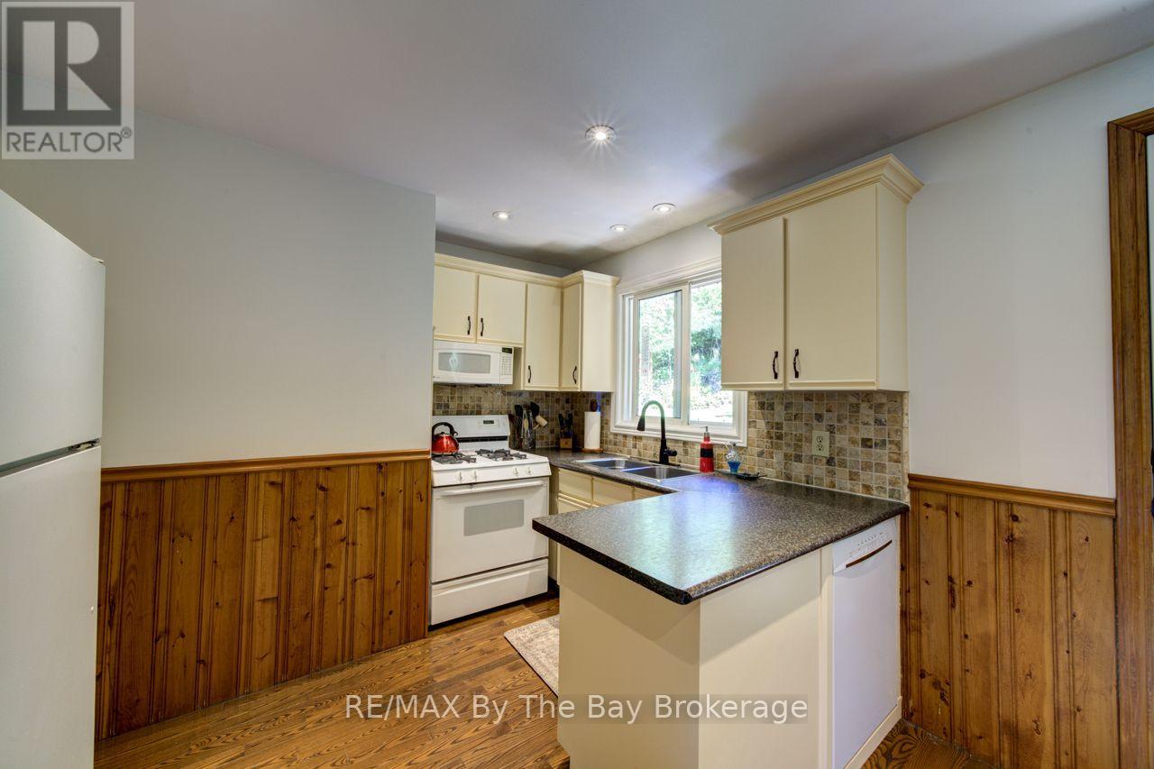 50 Hilltop Court, Caledon, Ontario  L7E 2P8 - Photo 12 - W13694712