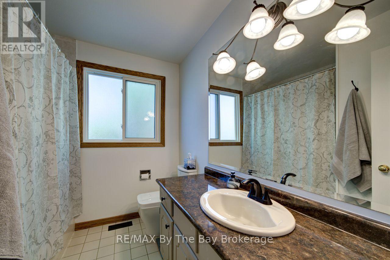 50 Hilltop Court, Caledon, Ontario  L7E 2P8 - Photo 18 - W13694712