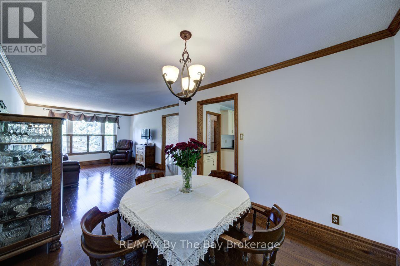 50 Hilltop Court, Caledon, Ontario  L7E 2P8 - Photo 6 - W13694712
