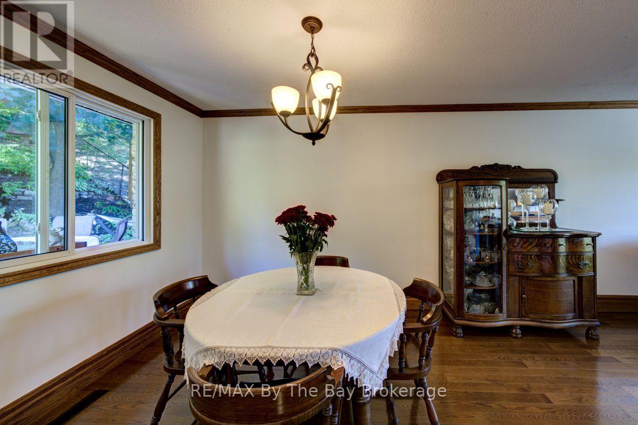 50 Hilltop Court, Caledon, Ontario  L7E 2P8 - Photo 7 - W13694712