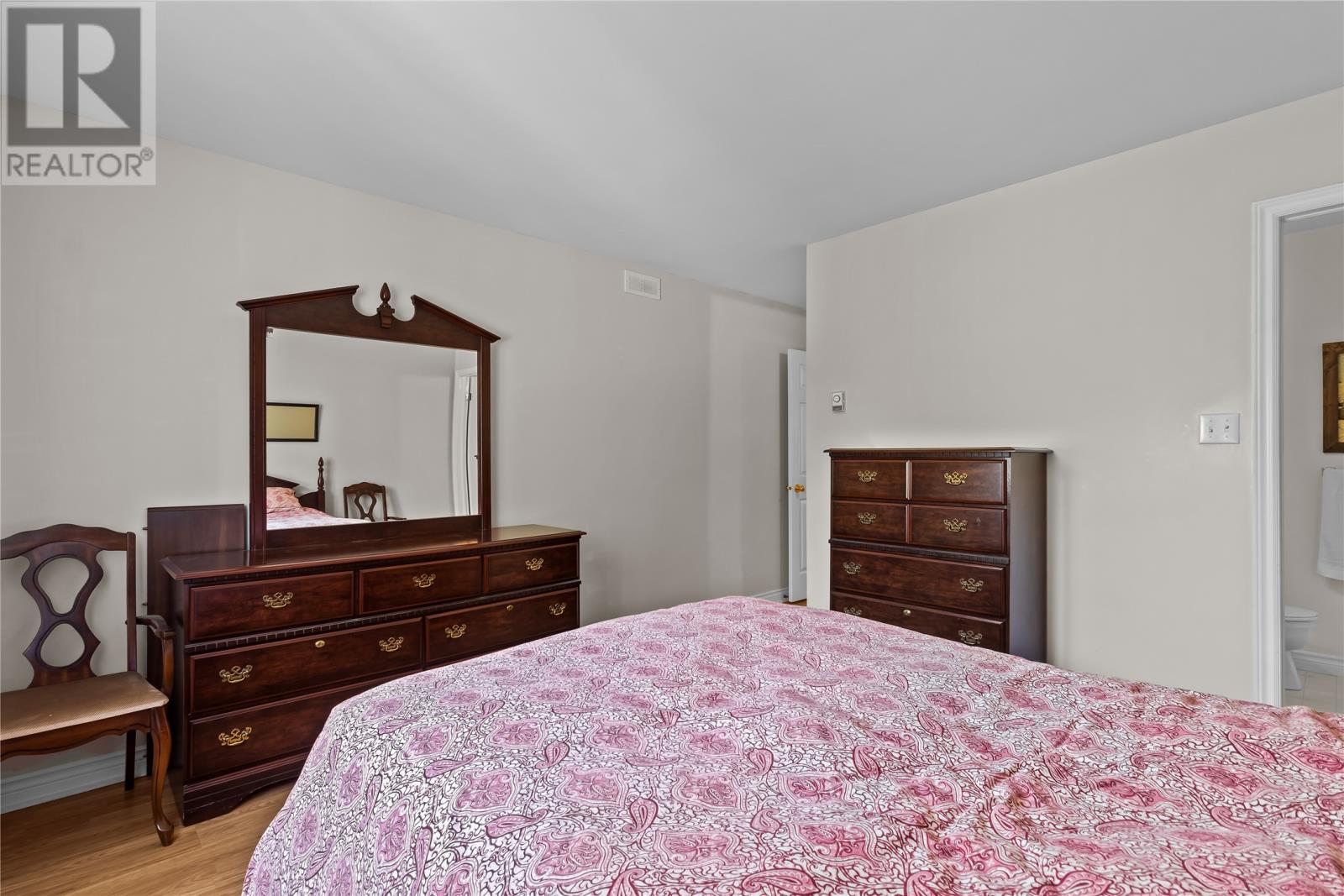 11 Sarasota Court, St. John's — photo 9