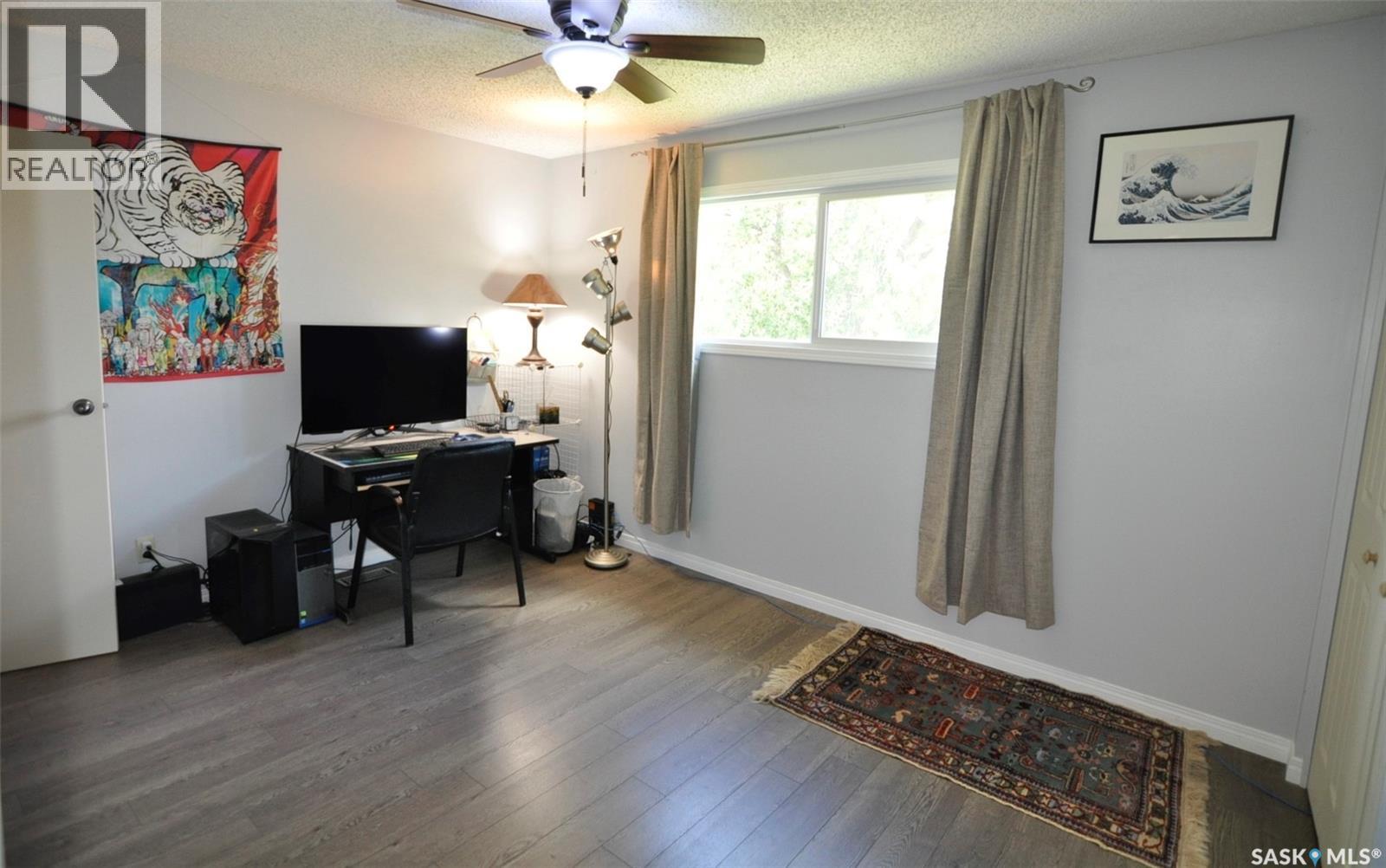 407 Wathaman Crescent, Saskatoon, Saskatchewan  S7K 4P8 - Photo 23 - SK046094