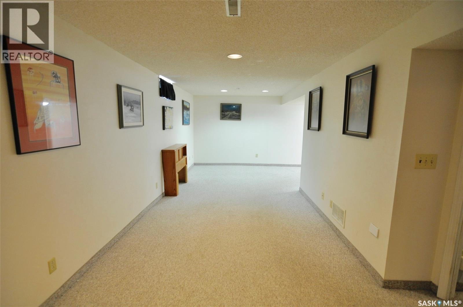 407 Wathaman Crescent, Saskatoon, Saskatchewan  S7K 4P8 - Photo 31 - SK046094