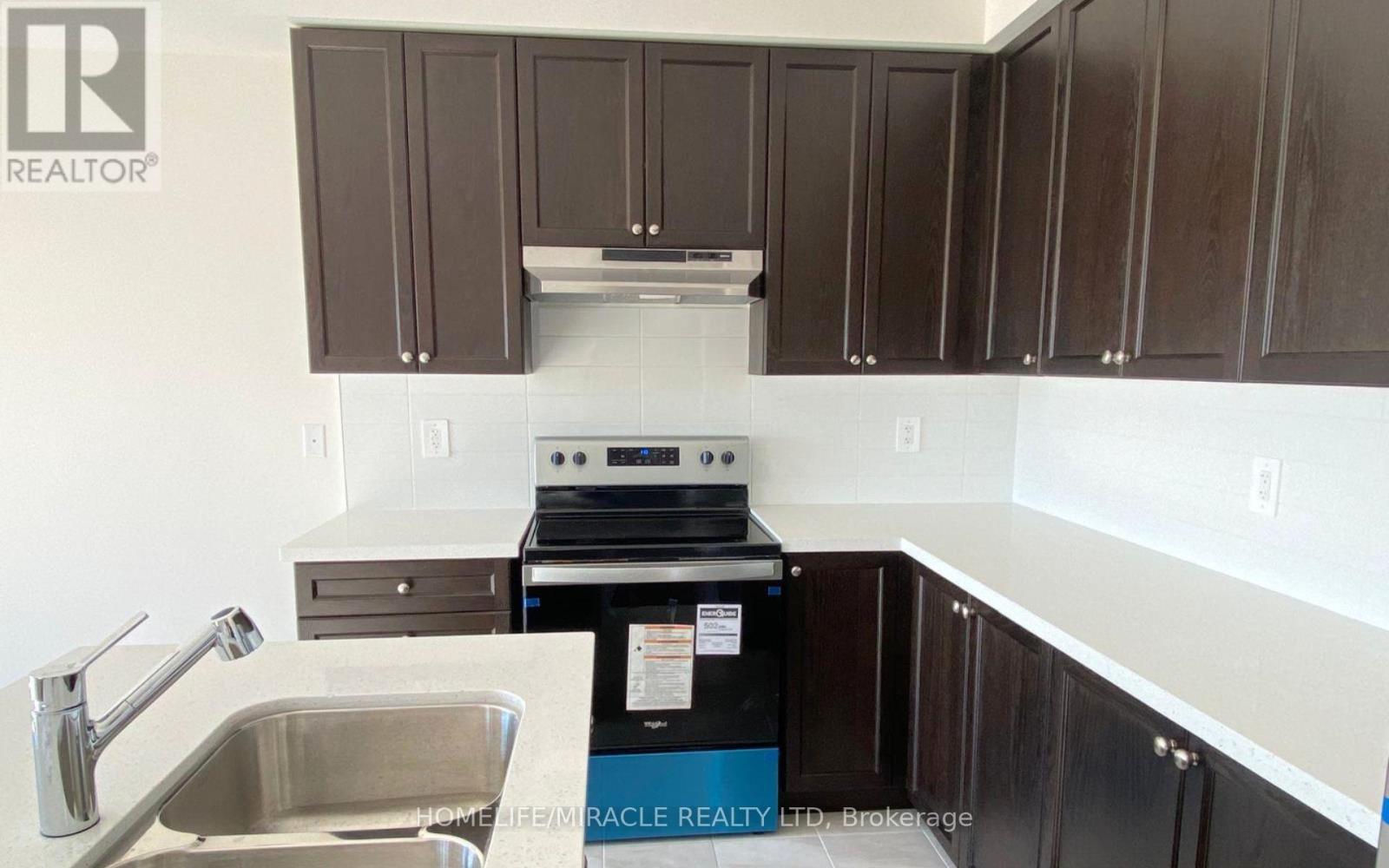 1339 Broderick Street, Innisfil, Ontario L9S 0P5 - Photo 2 - N13672618