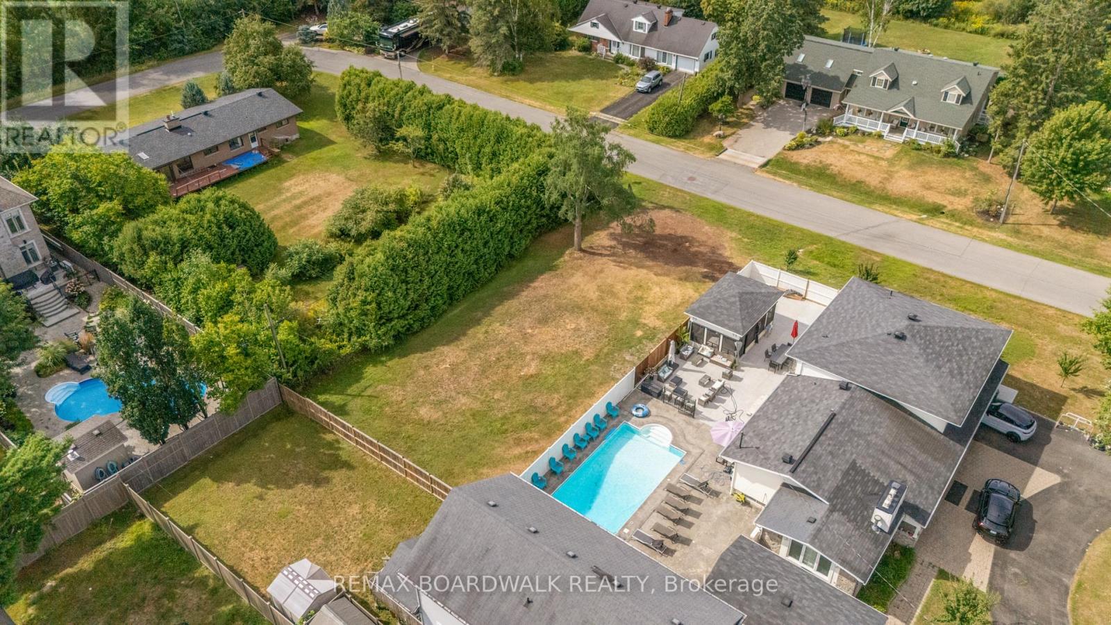 9 Doris Avenue, Ottawa, Ontario  K1T 3W8 - Photo 9 - X13012848