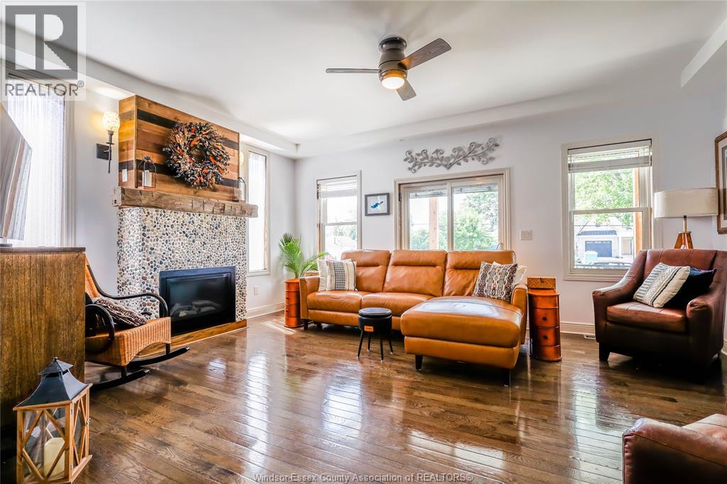 345b Robson Road, Leamington, Ontario  N8H 5G6 - Photo 3 - 26020206