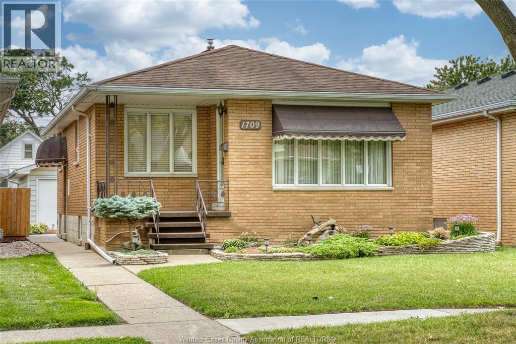 MLS# 26019947: 1709 GLADSTONE AVENUE, Windsor, Canada