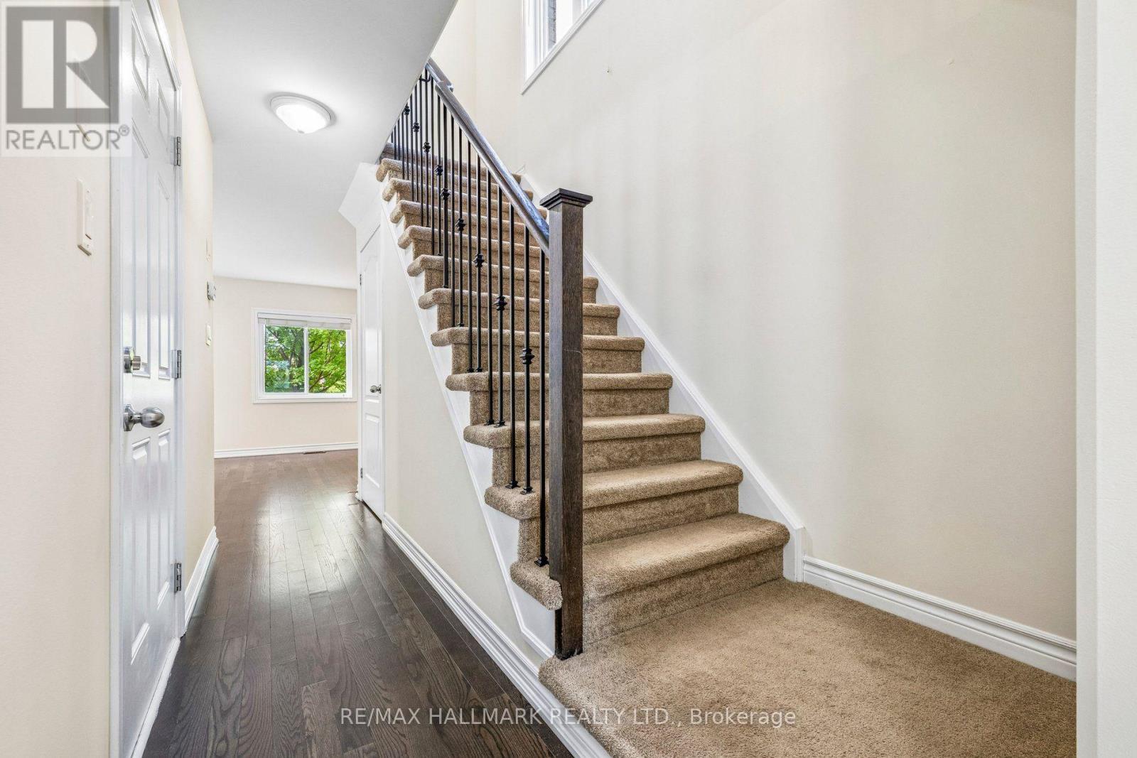 24 Markham Trail, Clarington, Ontario  L1C 0S4 - Photo 3 - E13693728
