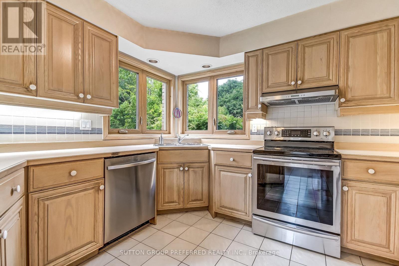 116 Hartson Road, London North, Ontario  N6H 4Z5 - Photo 8 - X13694886