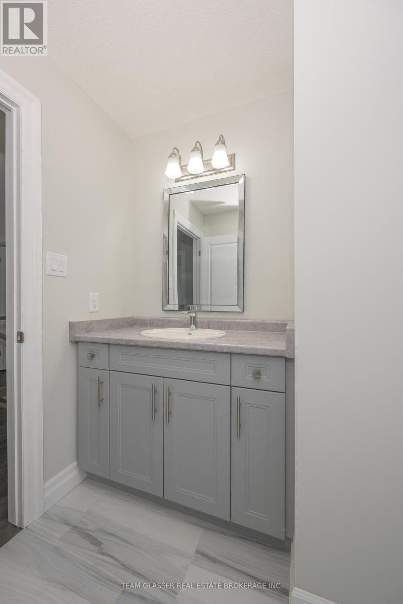 1604 Chickadee Trail, London South, Ontario  N6N 1K2 - Photo 28 - X13694896