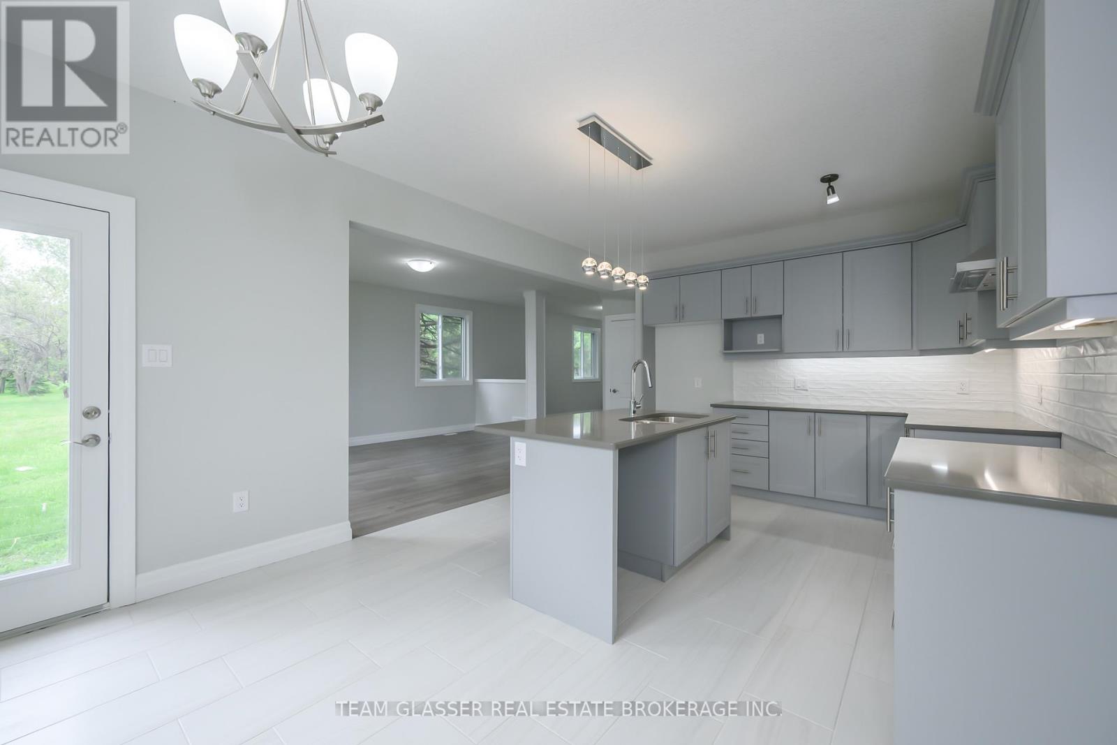 1604 Chickadee Trail, London South, Ontario  N6N 1K2 - Photo 4 - X13694896