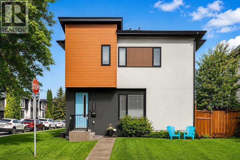2002 35 Street Sw, Calgary, Alberta  T3E 2X6 - Photo 2 - A2337408