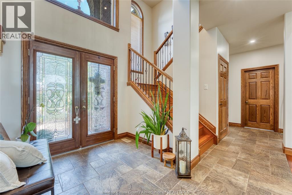 201 Ellison, Leamington, Ontario  N8H 5J2 - Photo 4 - 26020333
