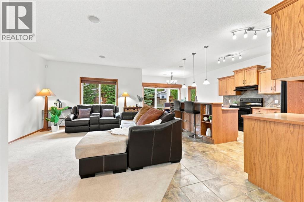 32 Tuscany Ravine Crescent NW, Calgary, Alberta  T3L 2X1 - Photo 5 - A2337980