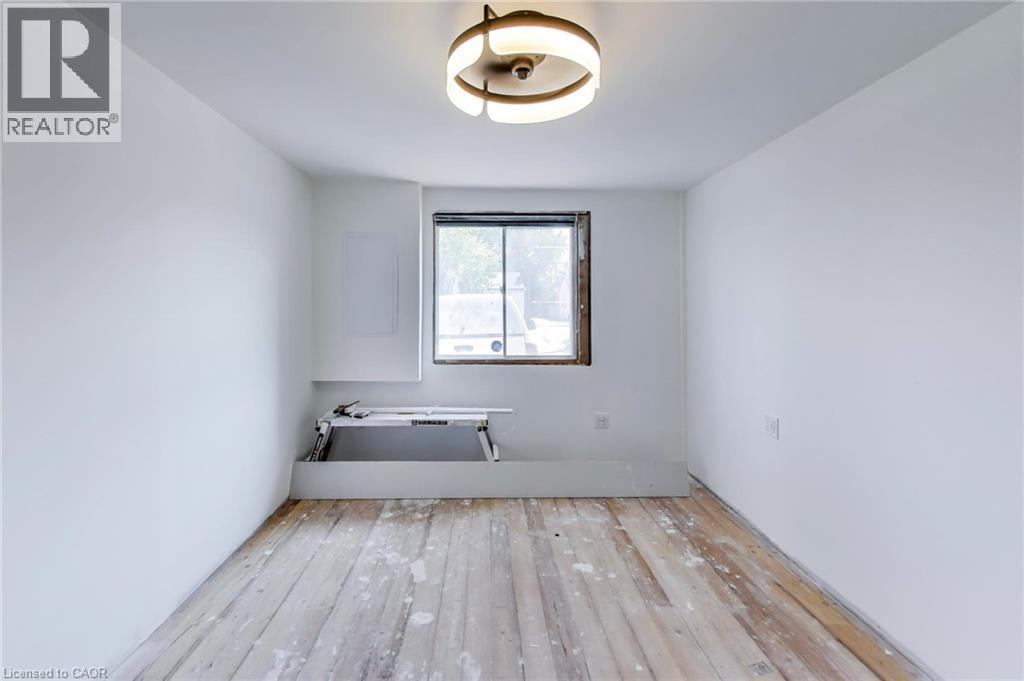 327 Dewitt Road, Stoney Creek, Ontario  L8E 2T1 - Photo 15 - 40856971