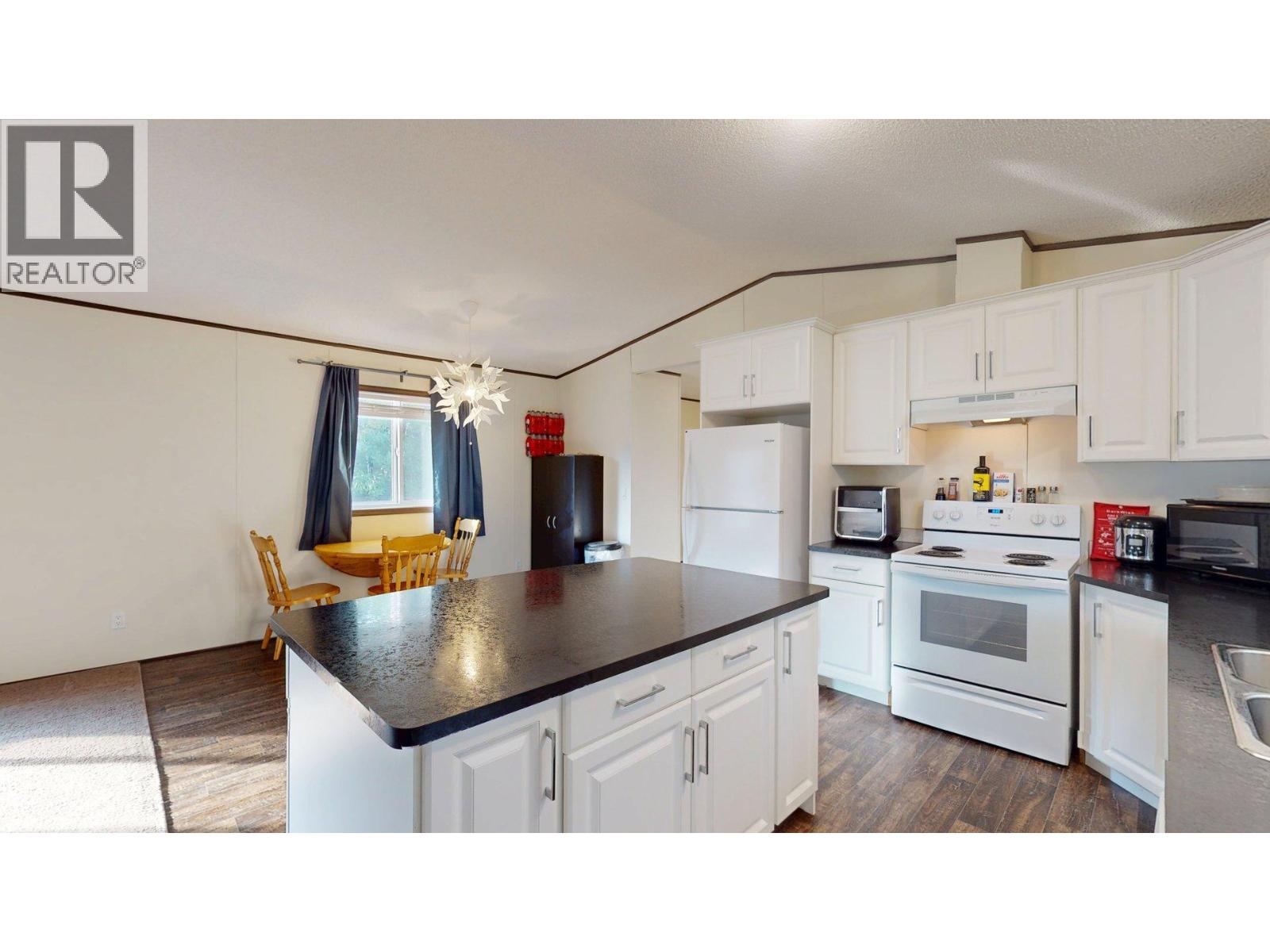 40 Wilderness  Heights Way, Elkford, British Columbia  V0B 1H0 - Photo 11 - 10398262