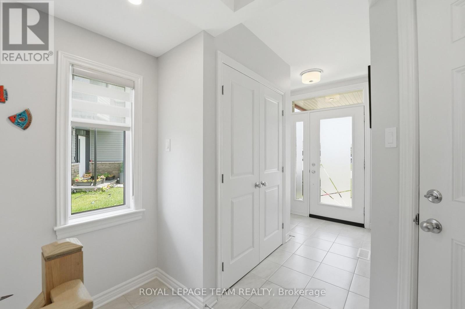 715 Maverick Crescent, Ottawa, Ontario  K2S 2X1 - Photo 3 - X13694940