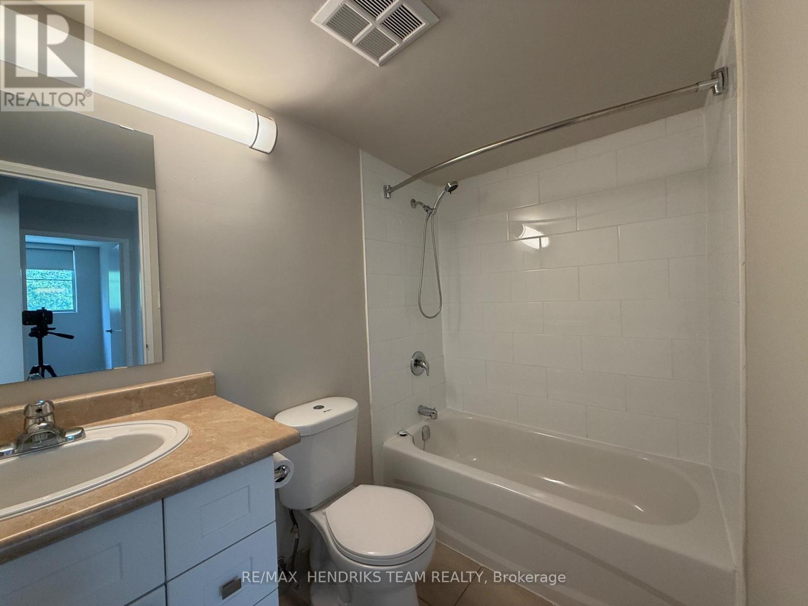 302 - 4982 Chrysler Avenue, Niagara Falls, Ontario  L2E 7B4 - Photo 10 - X13694868