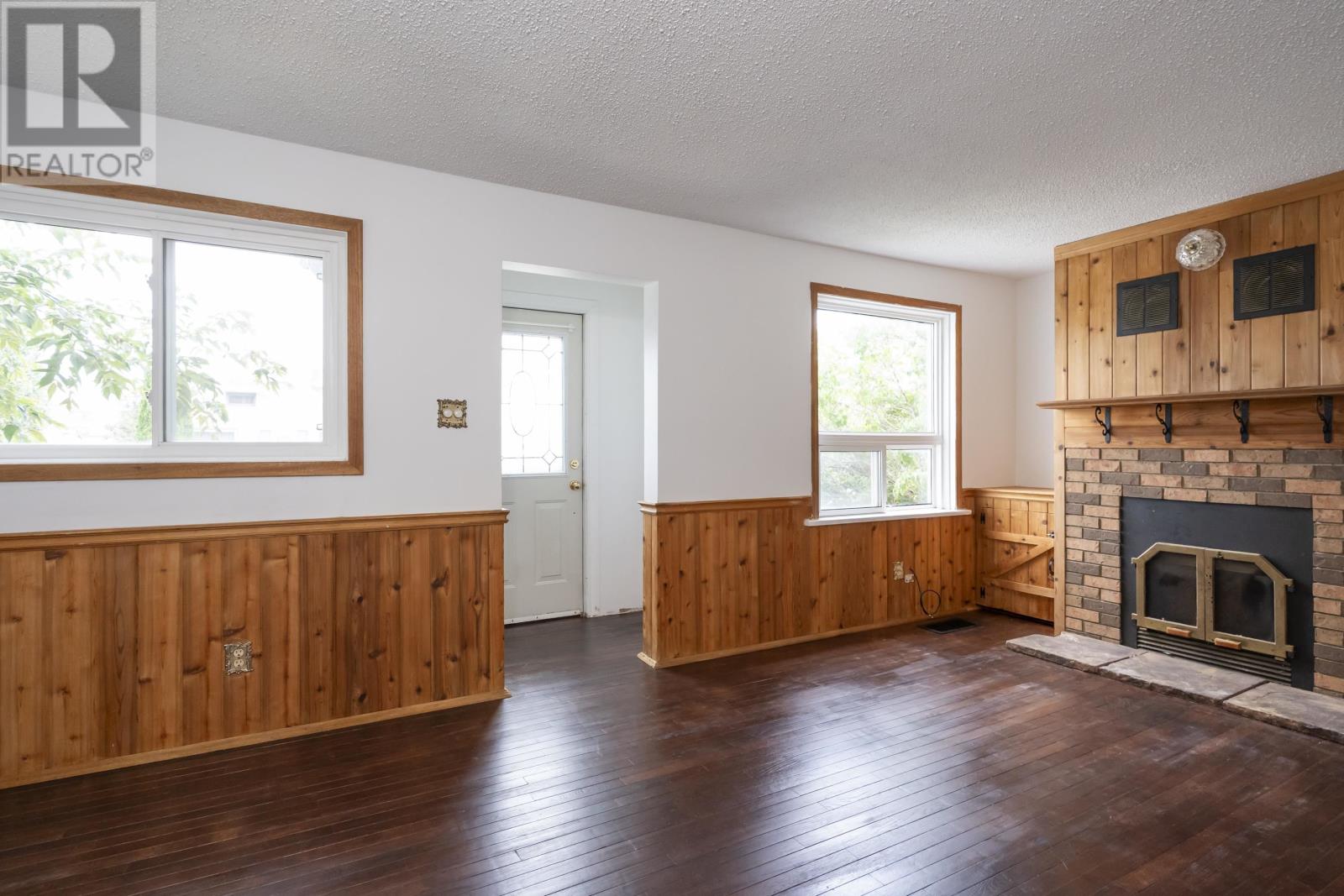 873 Minnesota St, Thunder Bay, Ontario  P7C 3L7 - Photo 2 - TB2602434