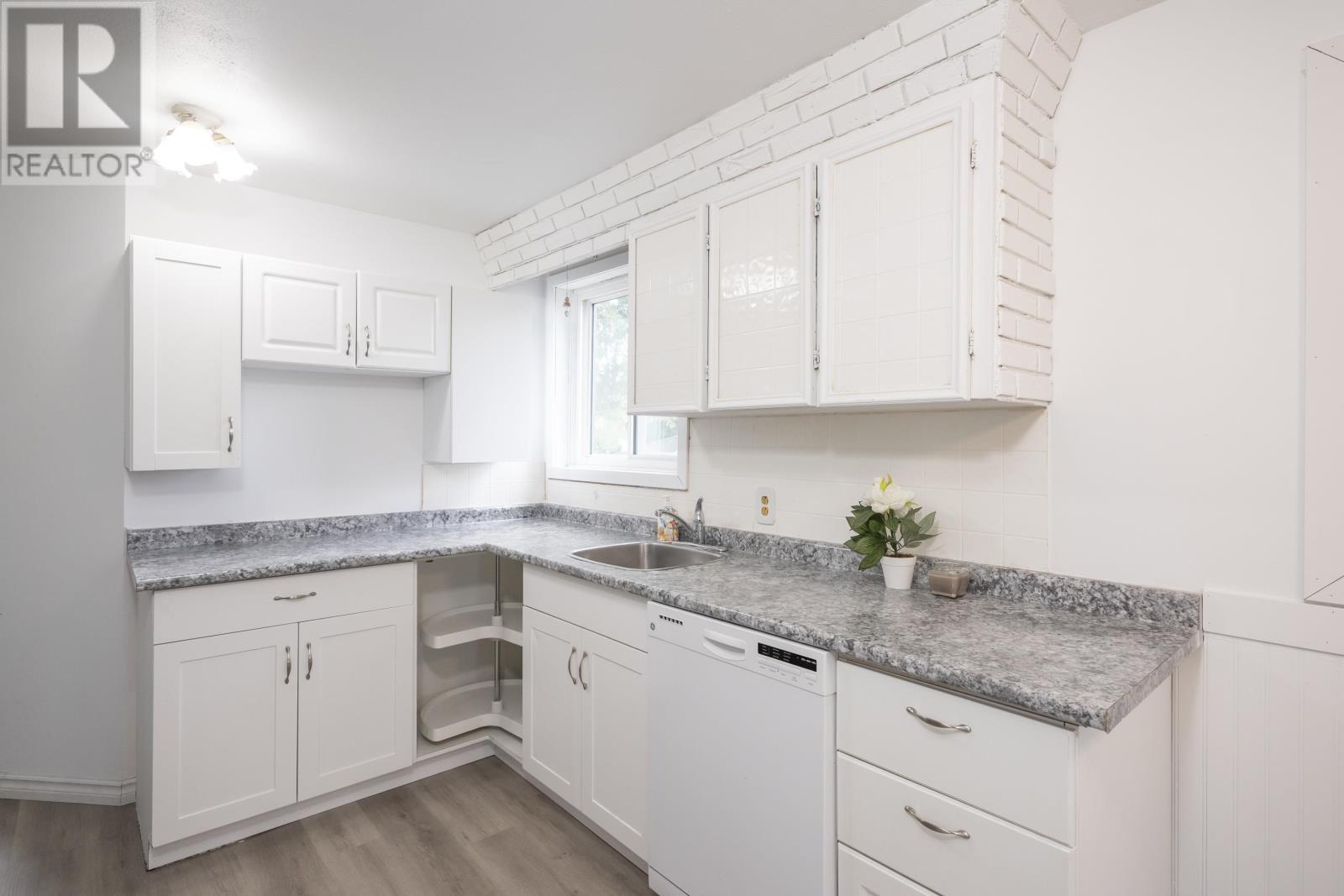 873 Minnesota St, Thunder Bay, Ontario  P7C 3L7 - Photo 6 - TB2602434
