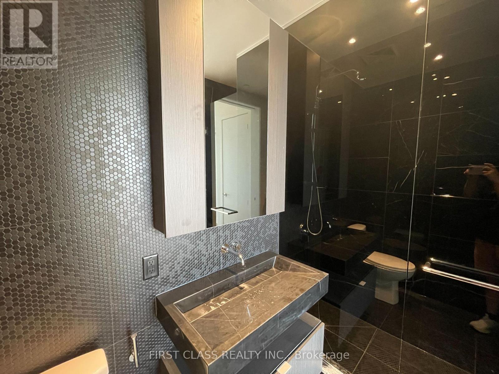 6307 - 11 Yorkville Avenue, Toronto, Ontario  M4W 0B7 - Photo 12 - C13694844