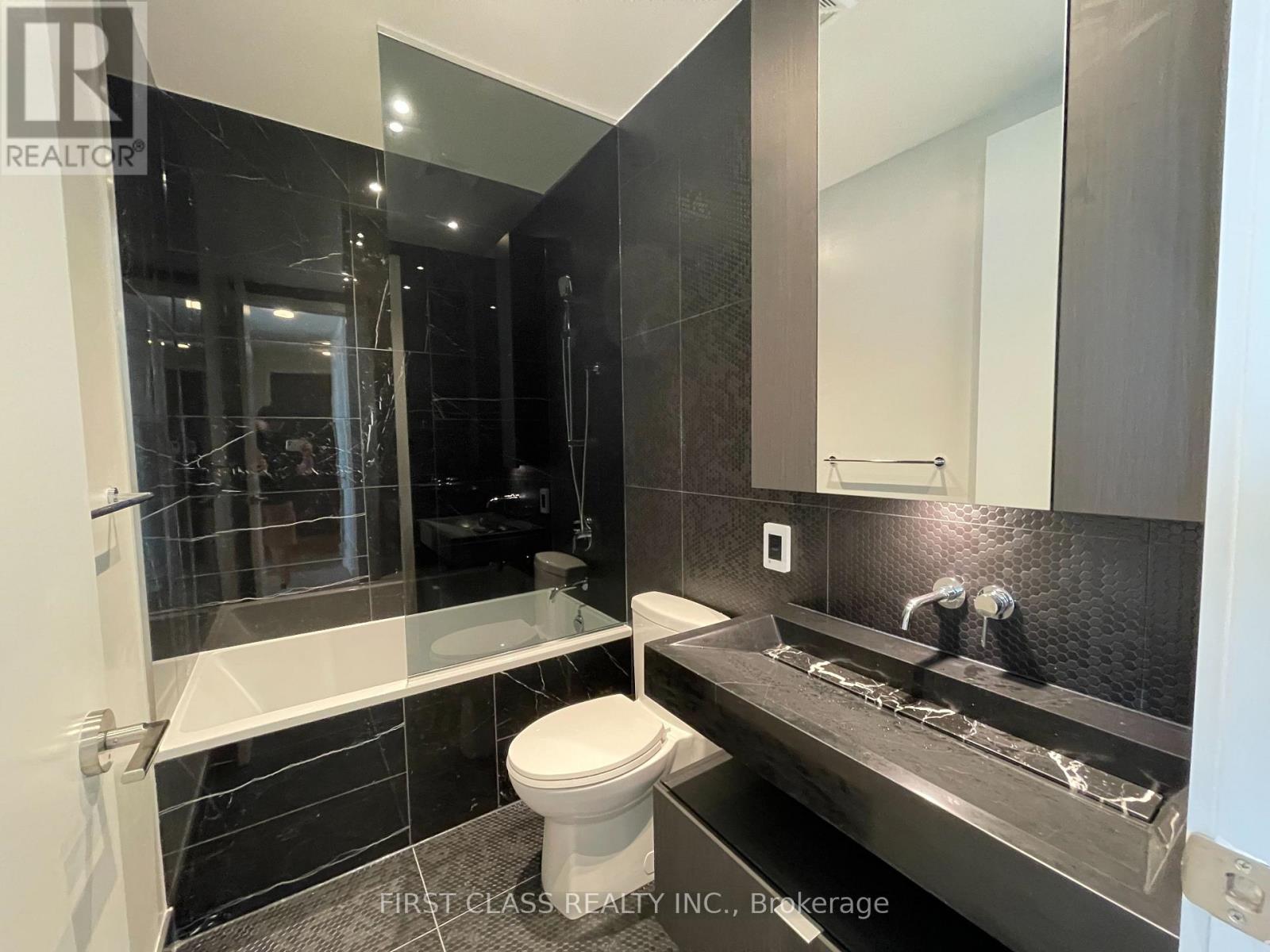 6307 - 11 Yorkville Avenue, Toronto, Ontario  M4W 0B7 - Photo 22 - C13694844