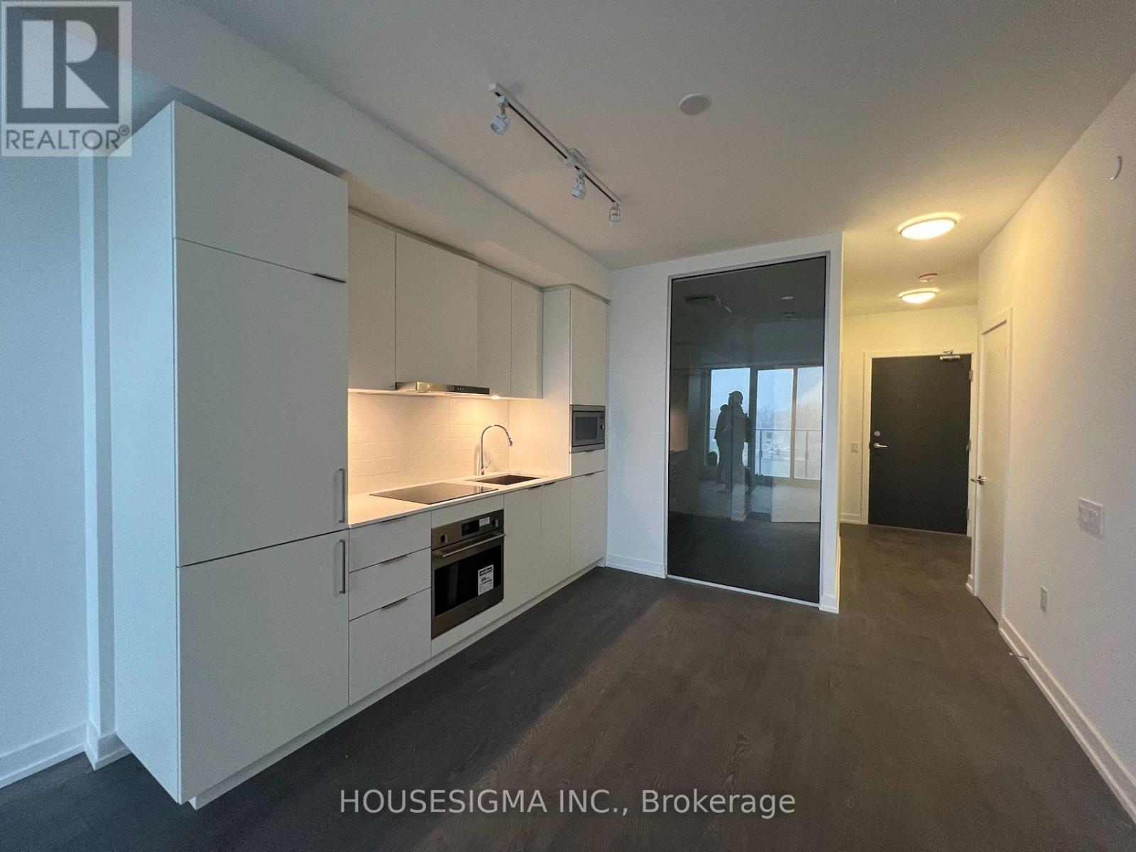 N540 - 7 Golden Lion Heights, Toronto, Ontario  M2M 0C1 - Photo 2 - C13694852