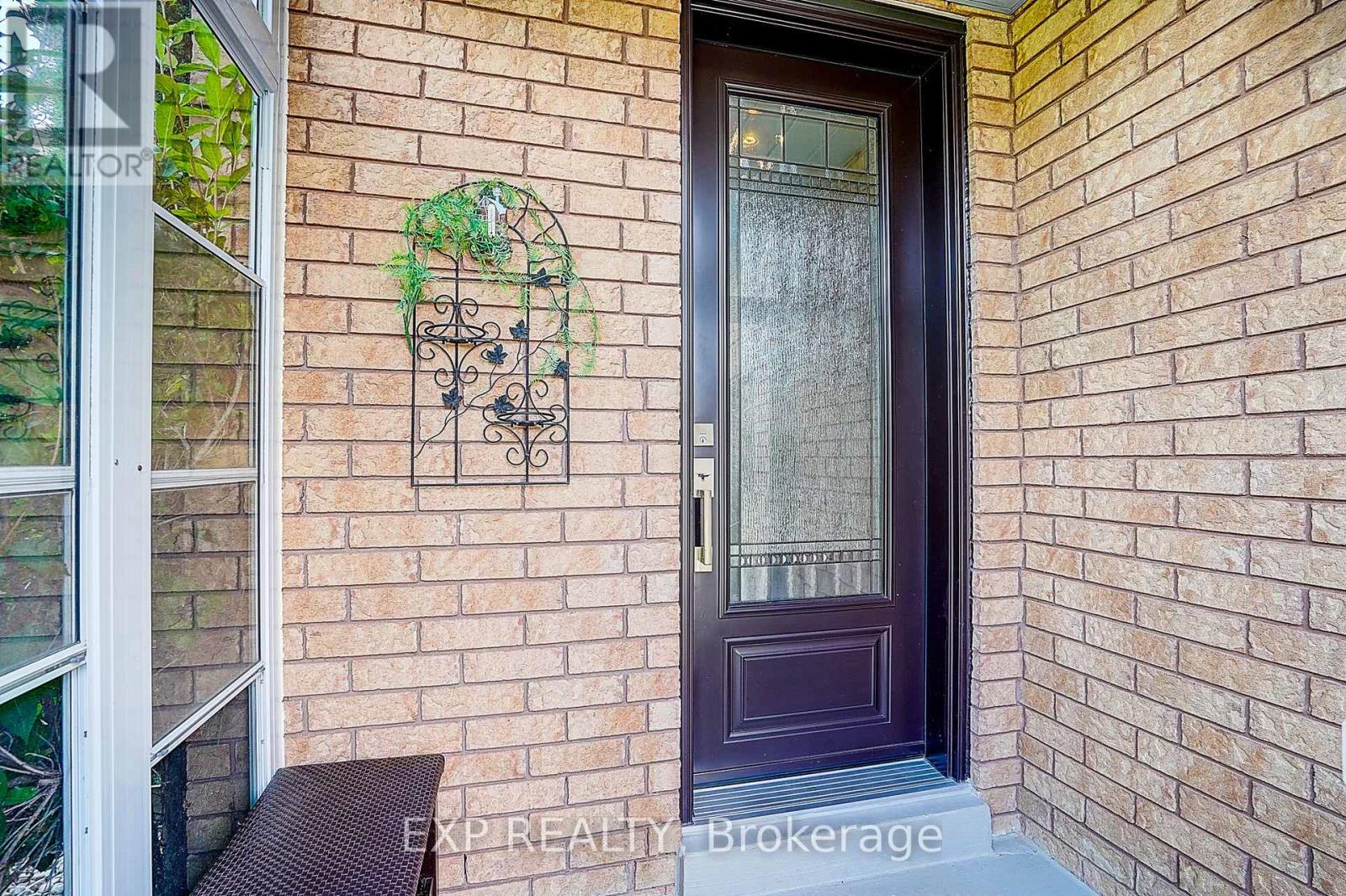 626 Walpole Crescent, Newmarket, Ontario  L3X 2B4 - Photo 3 - N13694856