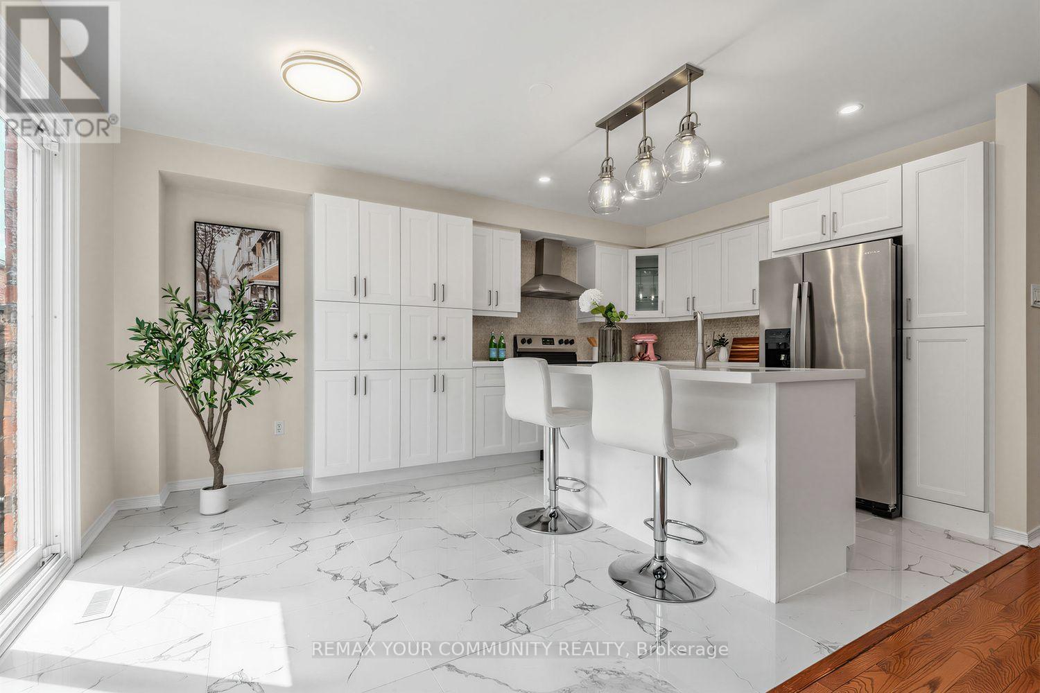 25 Bassett Avenue, Richmond Hill, Ontario  L4B 4J9 - Photo 11 - N13694864