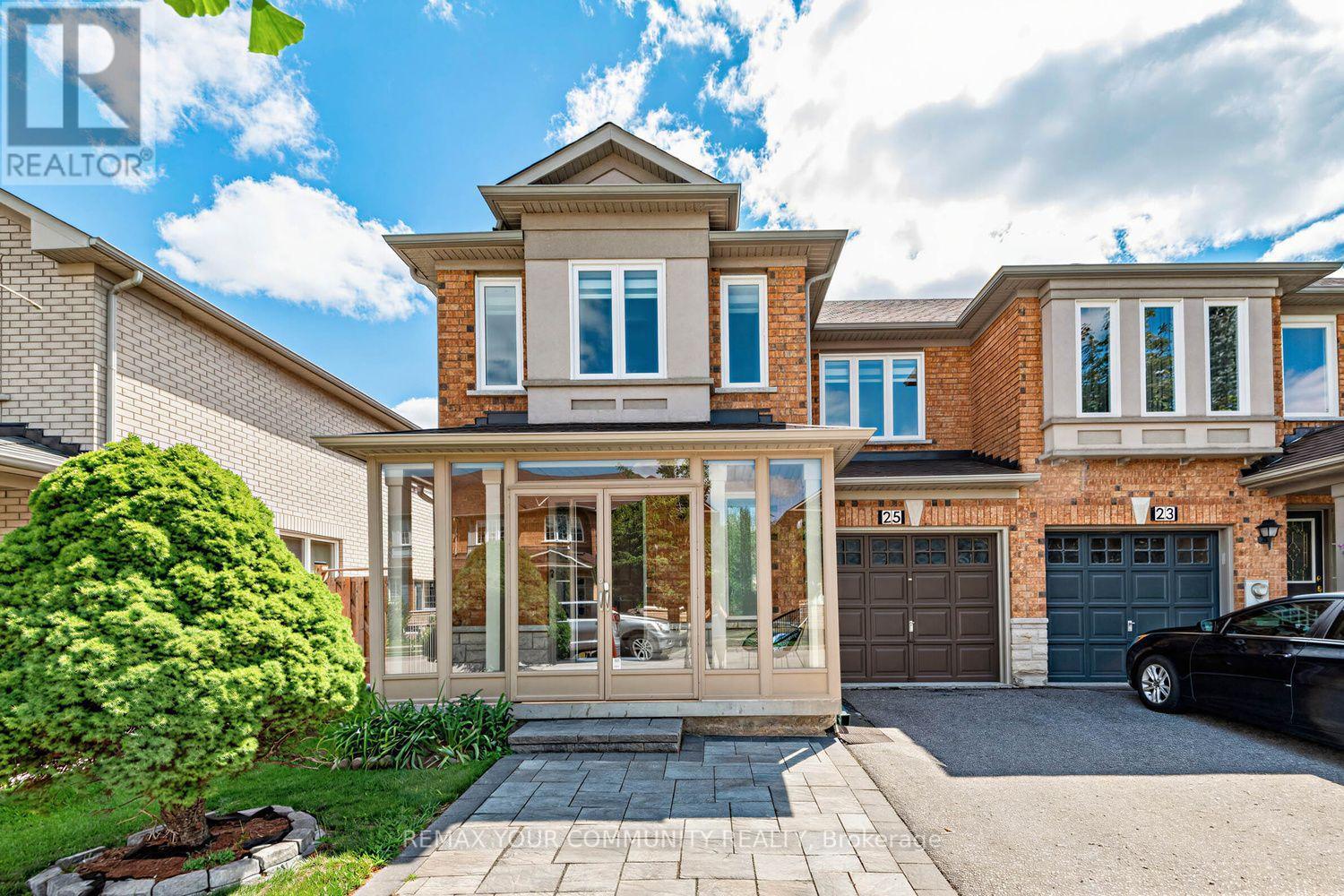 25 Bassett Avenue, Richmond Hill, Ontario  L4B 4J9 - Photo 2 - N13694864
