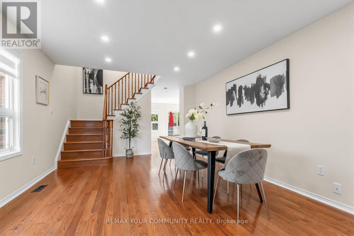 25 Bassett Avenue, Richmond Hill, Ontario  L4B 4J9 - Photo 3 - N13694864