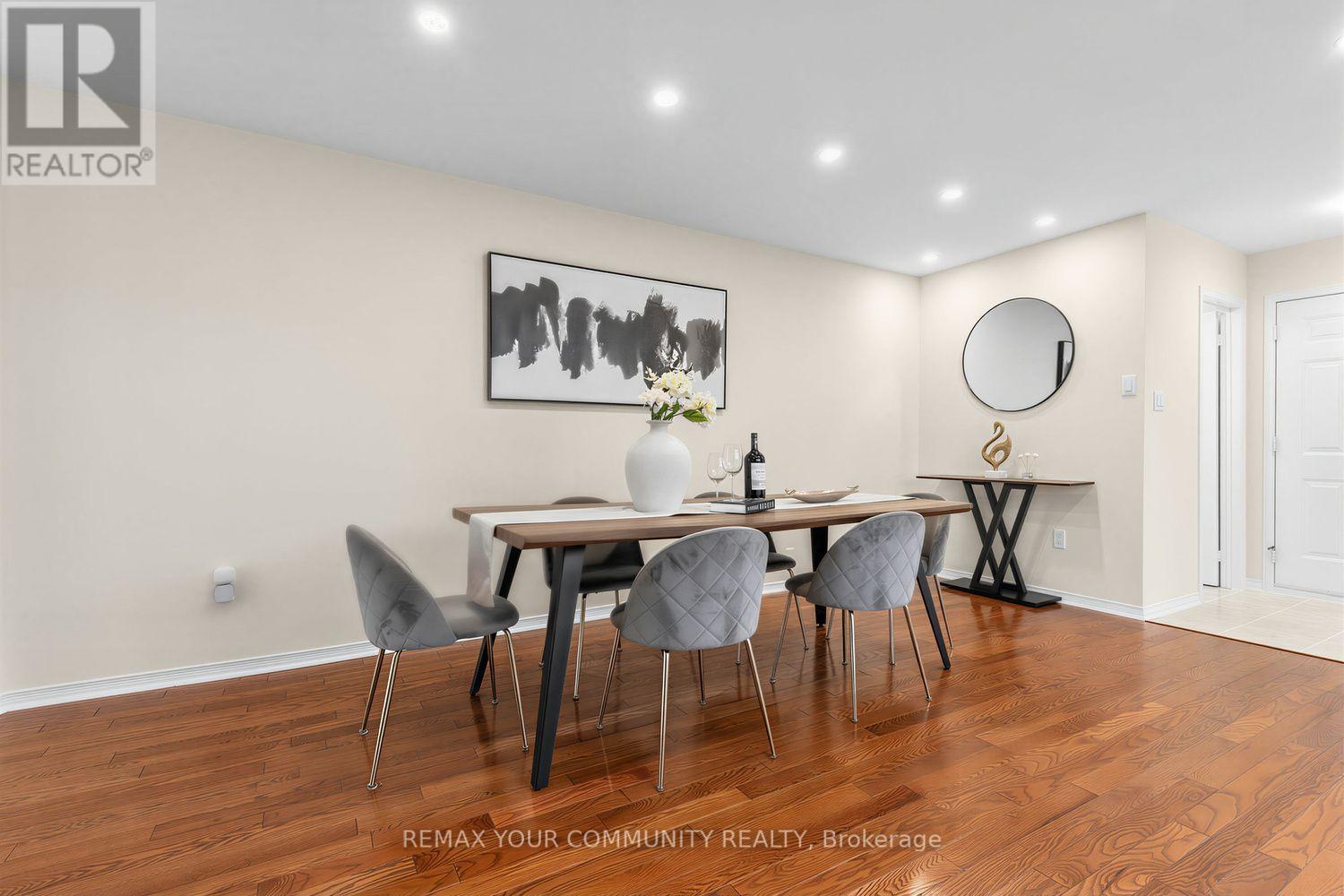 25 Bassett Avenue, Richmond Hill, Ontario  L4B 4J9 - Photo 4 - N13694864