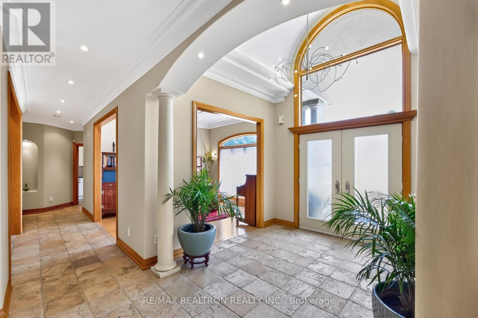 24 Maplehyrn Avenue, East Gwillimbury, Ontario  L0G 1V0 - Photo 10 - N13694900