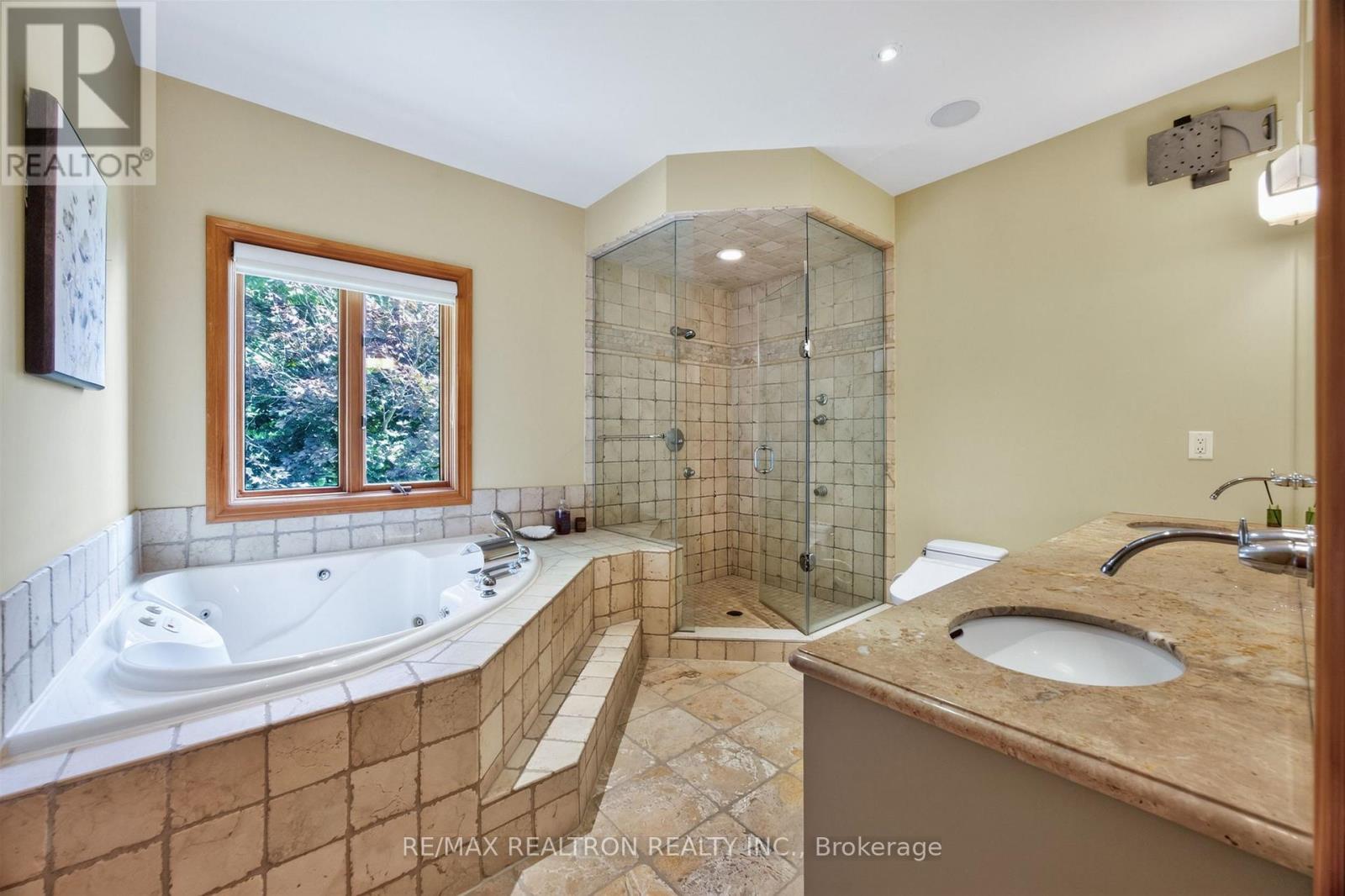24 Maplehyrn Avenue, East Gwillimbury, Ontario  L0G 1V0 - Photo 26 - N13694900