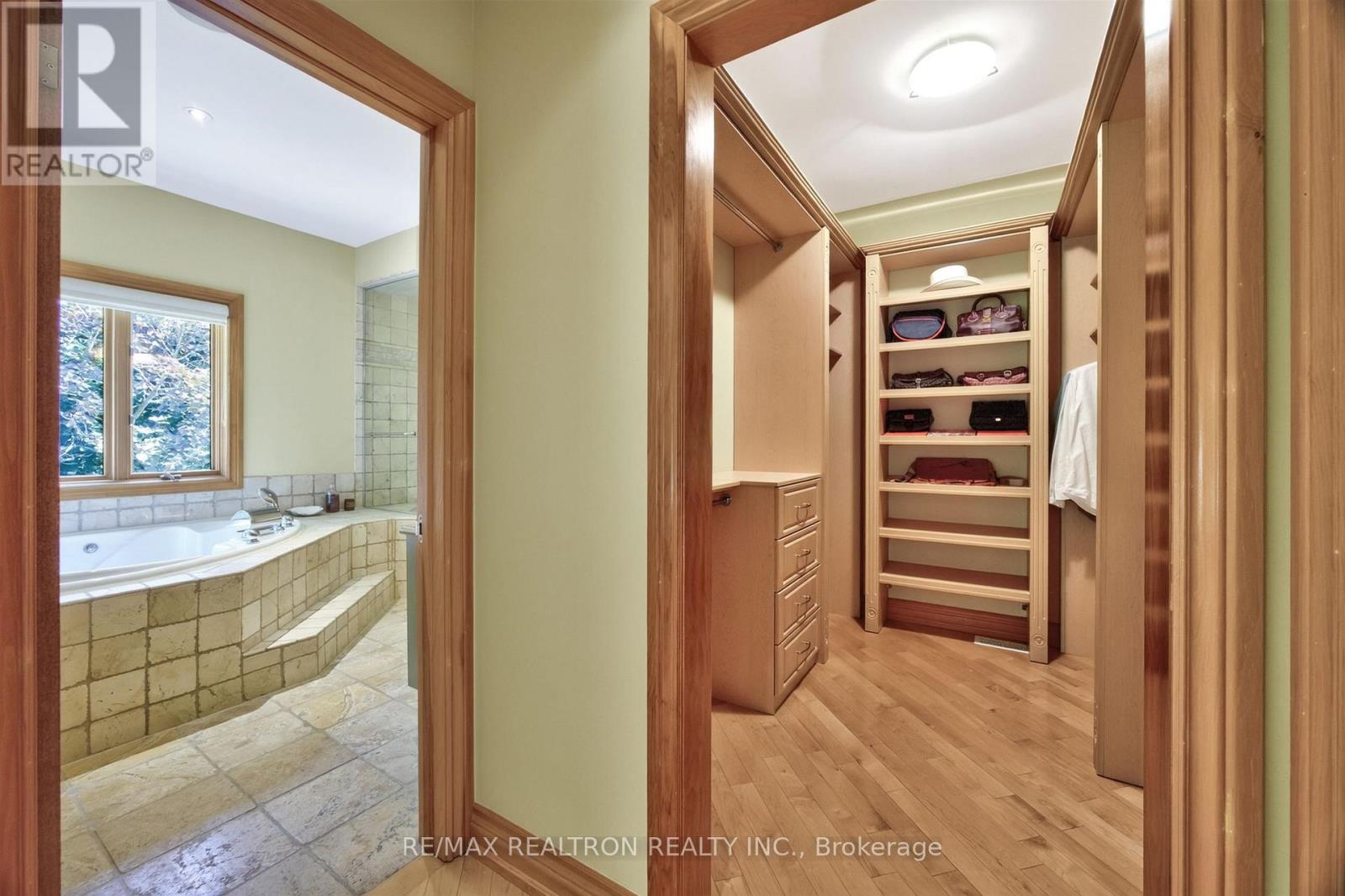 24 Maplehyrn Avenue, East Gwillimbury, Ontario  L0G 1V0 - Photo 27 - N13694900