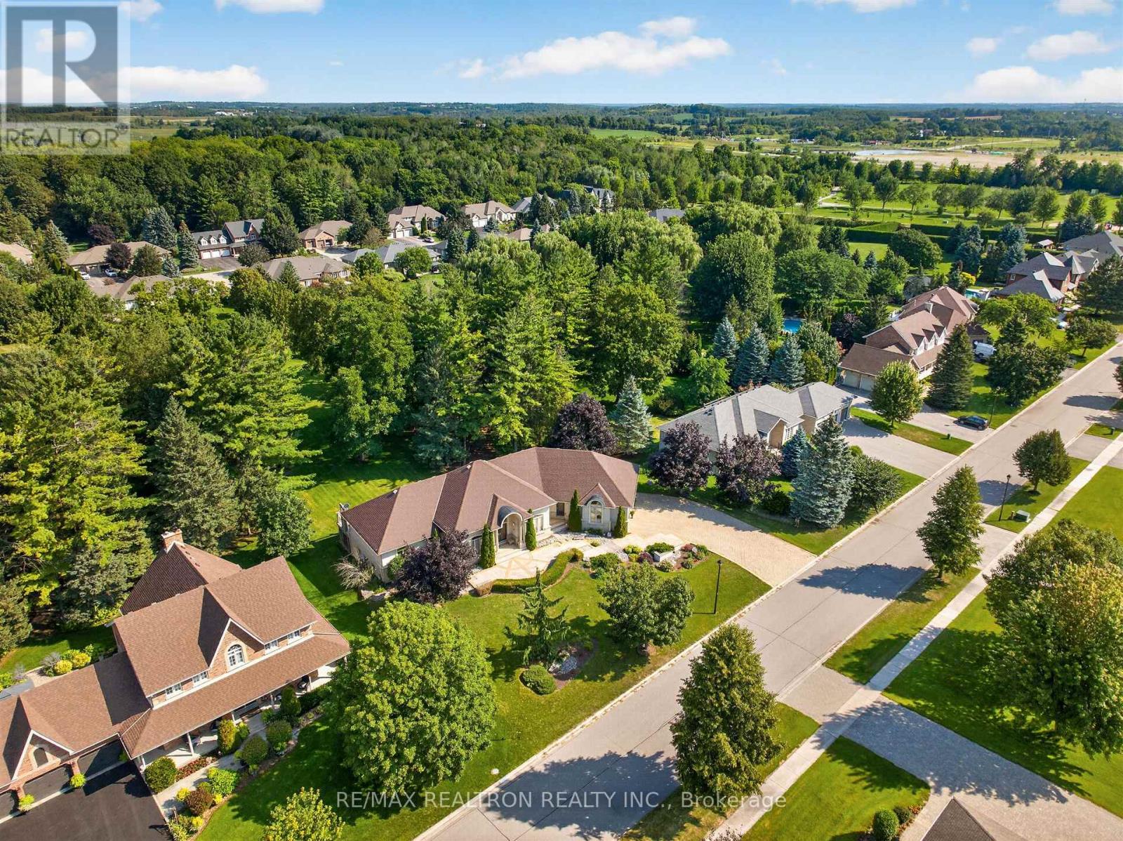 24 Maplehyrn Avenue, East Gwillimbury, Ontario  L0G 1V0 - Photo 4 - N13694900
