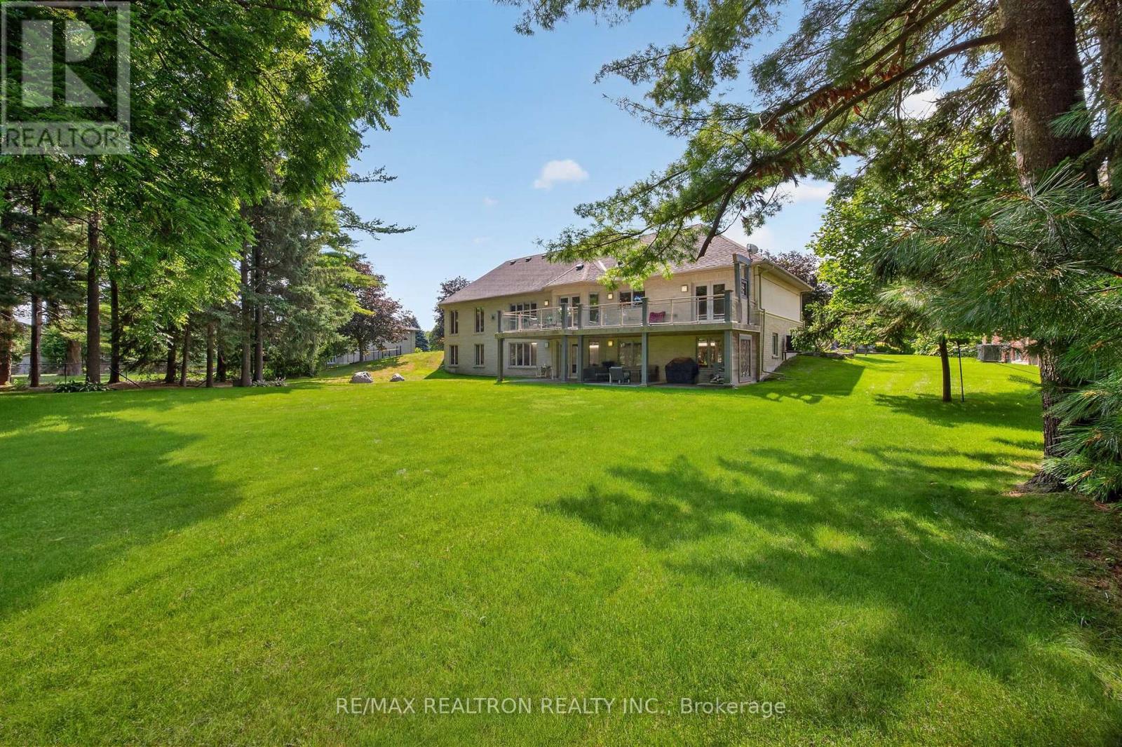 24 Maplehyrn Avenue, East Gwillimbury, Ontario  L0G 1V0 - Photo 44 - N13694900