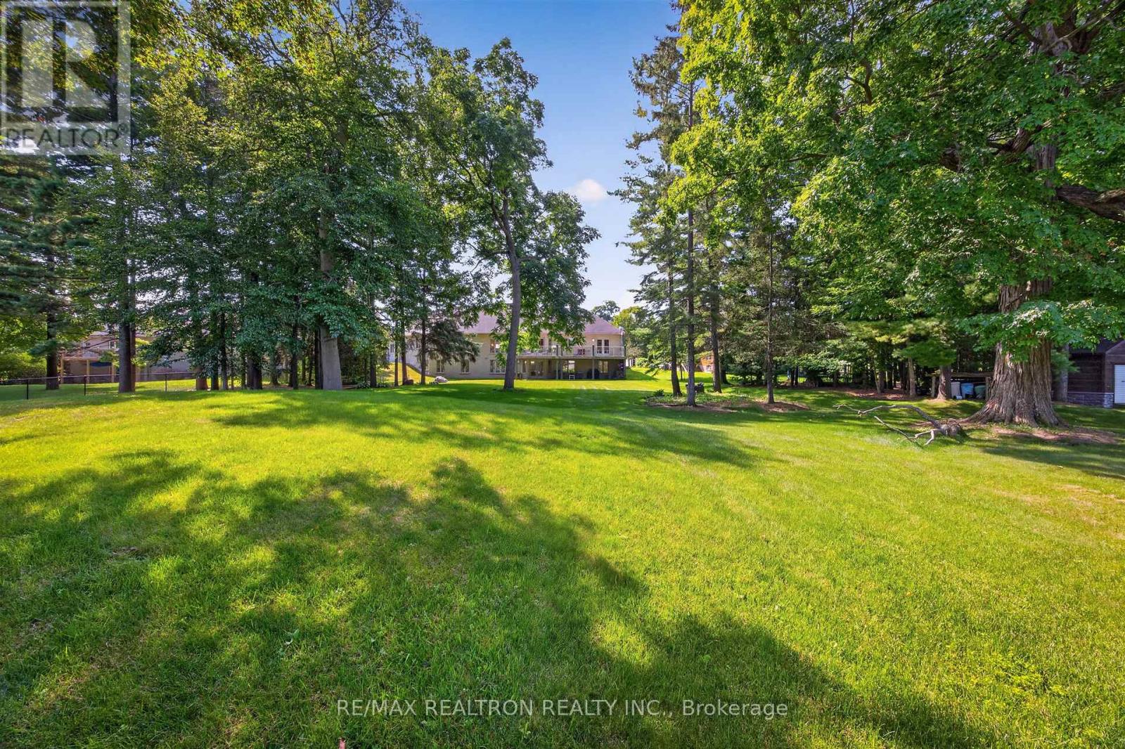 24 Maplehyrn Avenue, East Gwillimbury, Ontario  L0G 1V0 - Photo 45 - N13694900