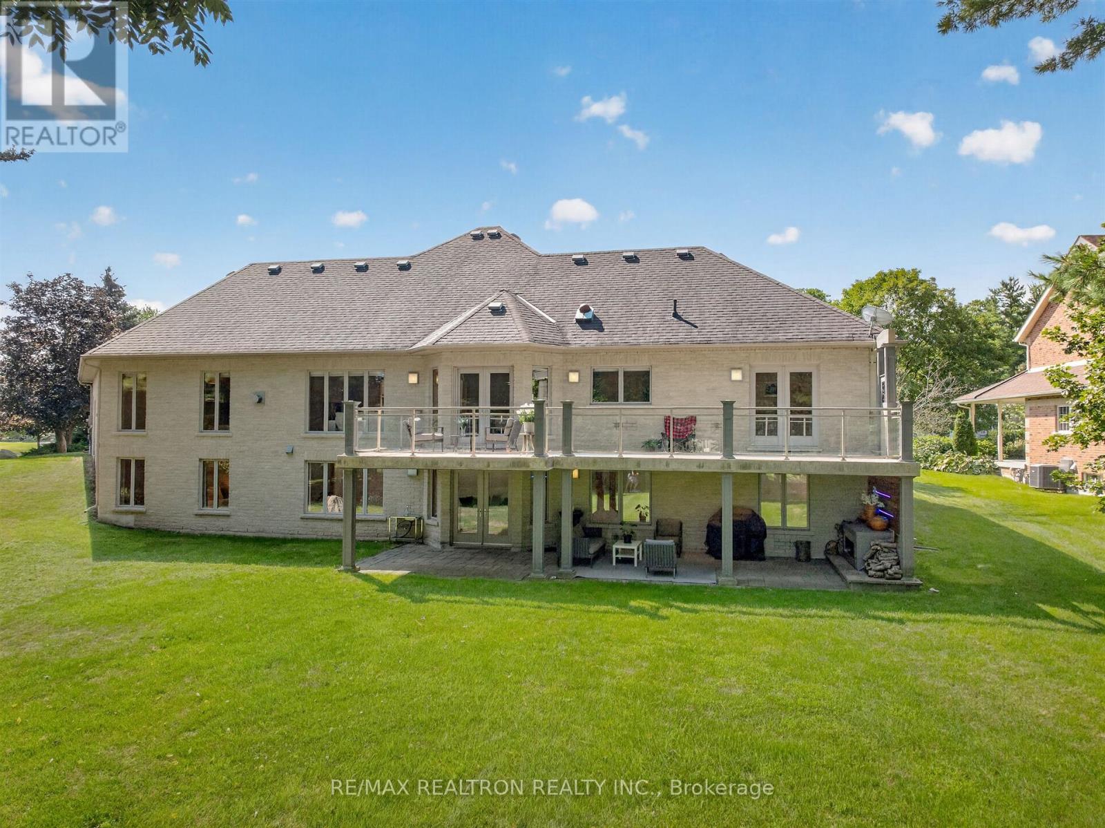 24 Maplehyrn Avenue, East Gwillimbury, Ontario  L0G 1V0 - Photo 48 - N13694900