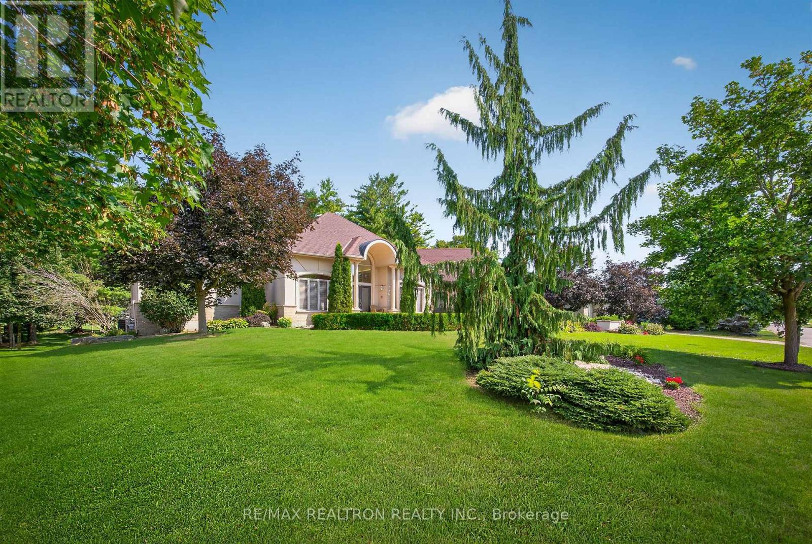 24 Maplehyrn Avenue, East Gwillimbury, Ontario  L0G 1V0 - Photo 7 - N13694900