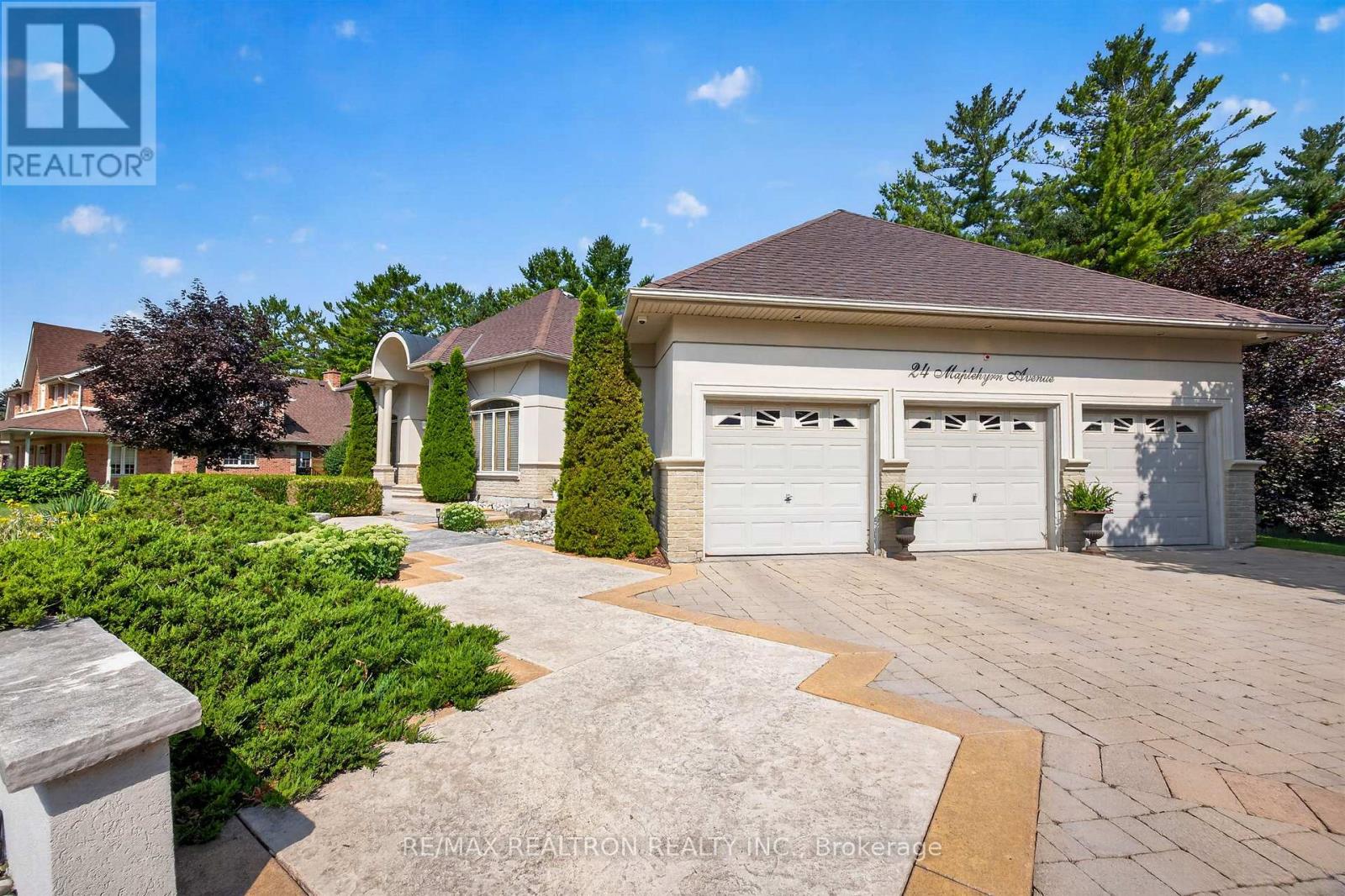 24 Maplehyrn Avenue, East Gwillimbury, Ontario  L0G 1V0 - Photo 9 - N13694900