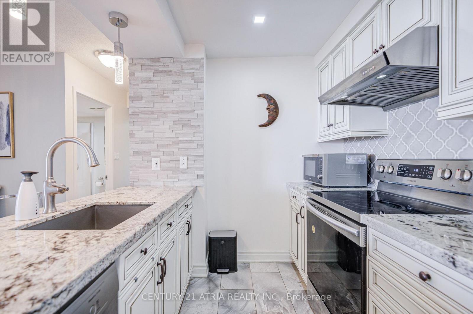 2502 - 5 Concorde Place, Toronto, Ontario  M3C 3M8 - Photo 10 - C13411866