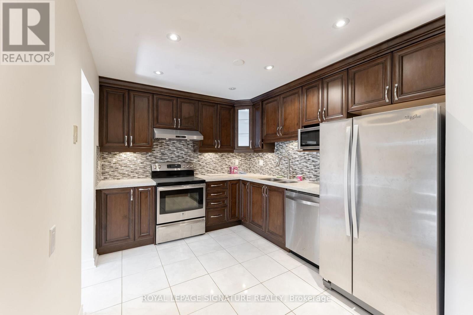 40 - 2825 Gananoque Drive, Mississauga, Ontario  L5N 1V6 - Photo 3 - W13694838