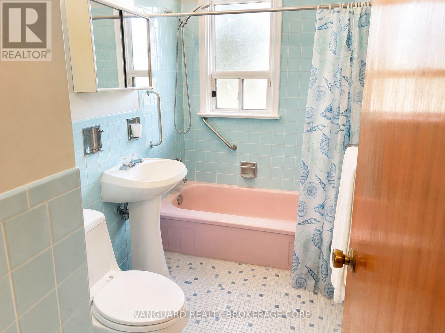 43 Spalding Road, Toronto, Ontario  M3K 1J8 - Photo 3 - W13694866