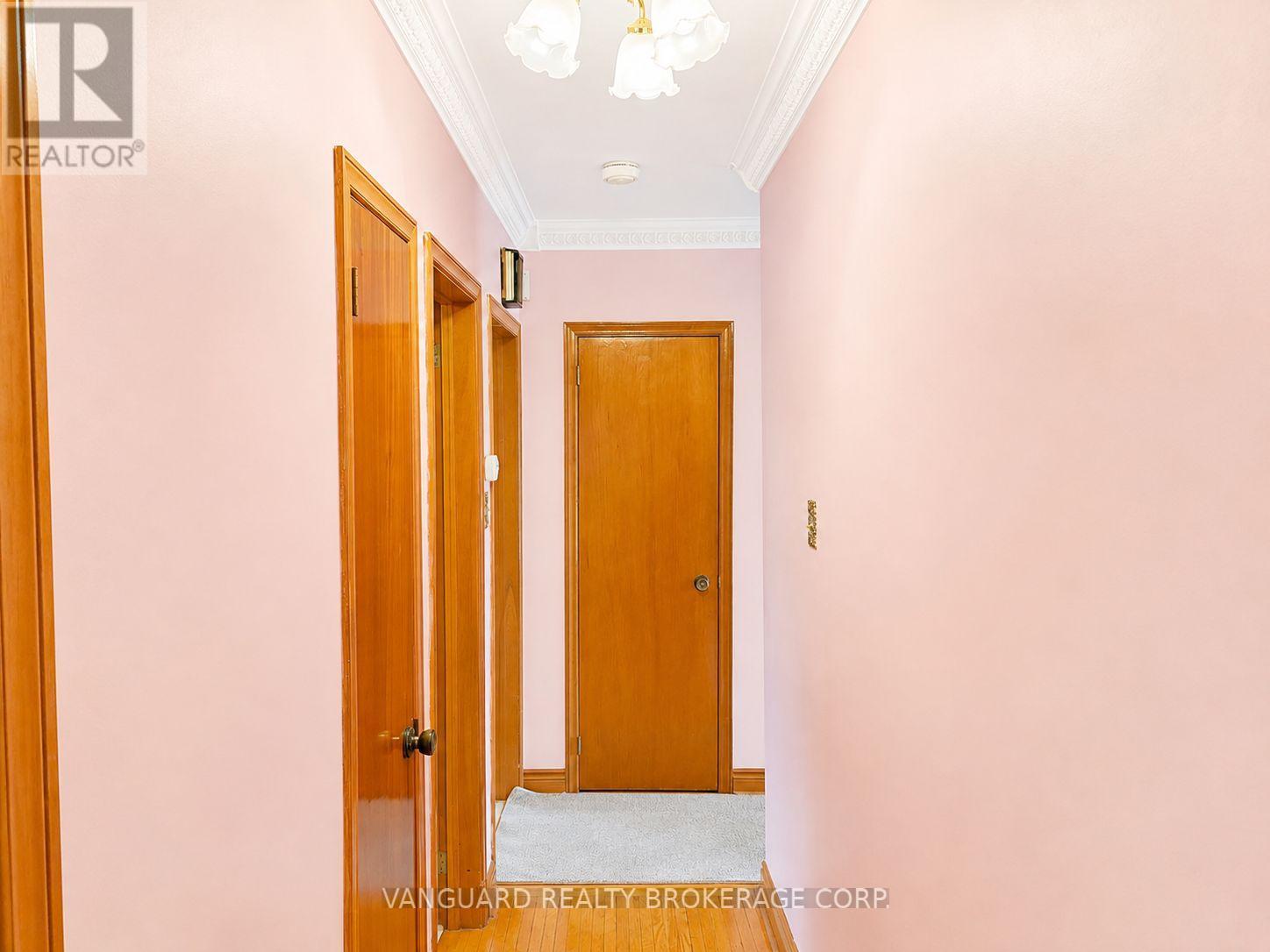 43 Spalding Road, Toronto, Ontario  M3K 1J8 - Photo 6 - W13694866
