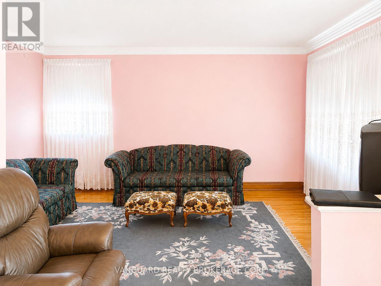 43 Spalding Road, Toronto, Ontario  M3K 1J8 - Photo 7 - W13694866